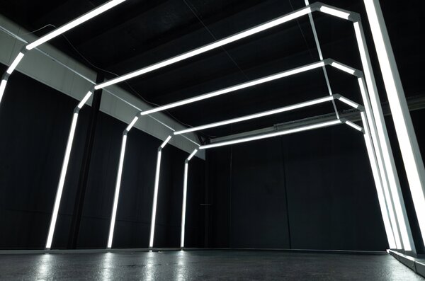 AG LED tunelová lampa do garáže, dílna, 192W, 6500K, detailní úprava, 525×400×261cm