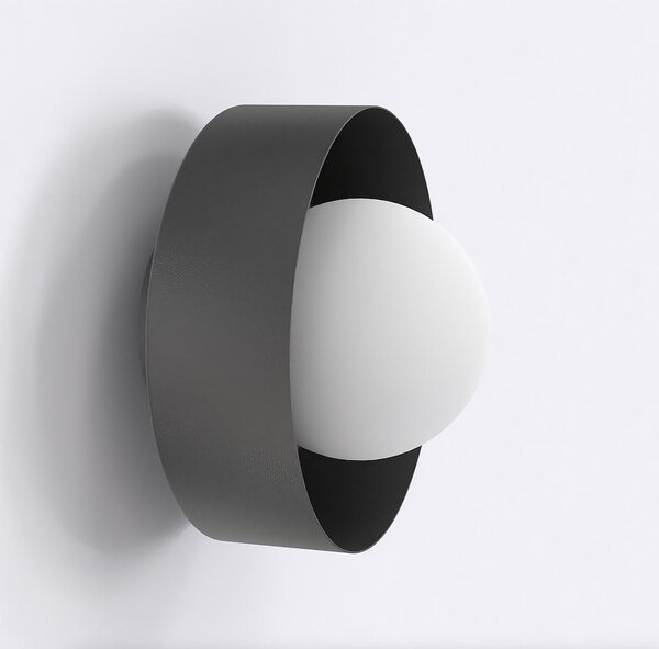 Nástěnné svítidlo LULU K1 – černé, bílé sklo, 1× G9, šířka 17 cm