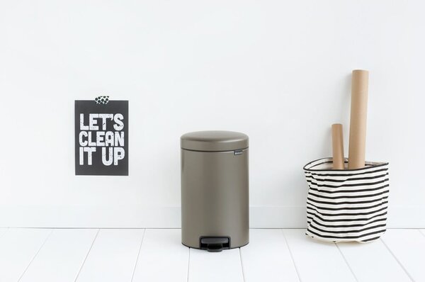 Šedý nášlapný ocelový odpadkový koš 12 l NewIcon – Brabantia