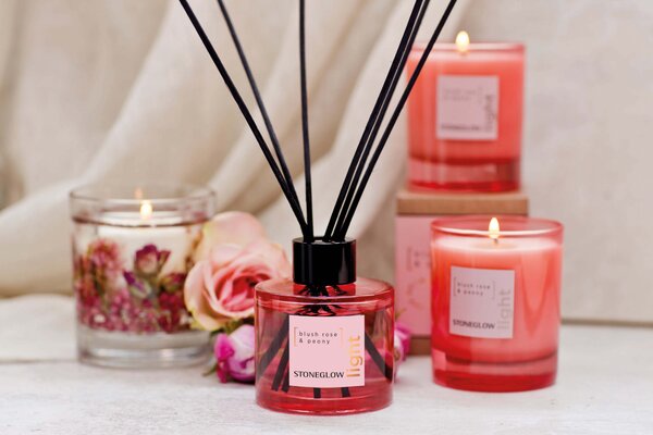 Stoneglow Light - Blush Rose & Peony Vonná svíčka, 160 g