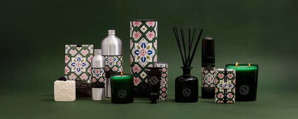 CASTELBEL Tiles Green Sencha Vonná svíčka, 210 g