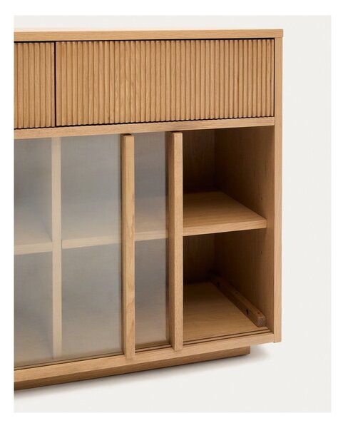 Vitrína v dekoru dubu s posuvnými dveřmi v přírodní barvě 200x80x40 cm Helvine – Kave Home