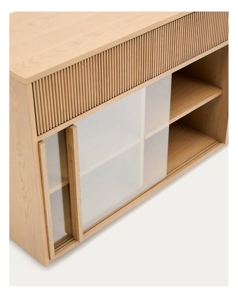 Vitrína v dekoru dubu s posuvnými dveřmi v přírodní barvě 200x80x40 cm Helvine – Kave Home