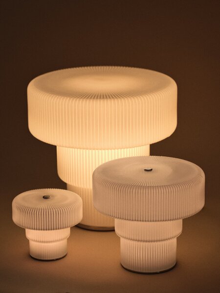 Skleněná stolní LED lampička Ripple White Large