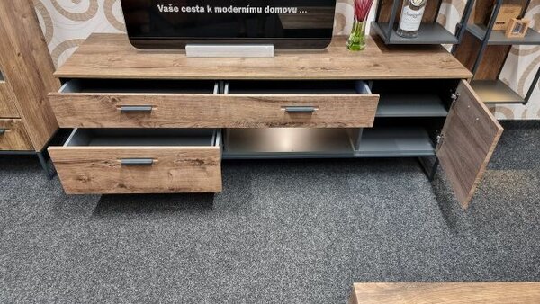 Obývací stěna RICHMOND + konf. stůl