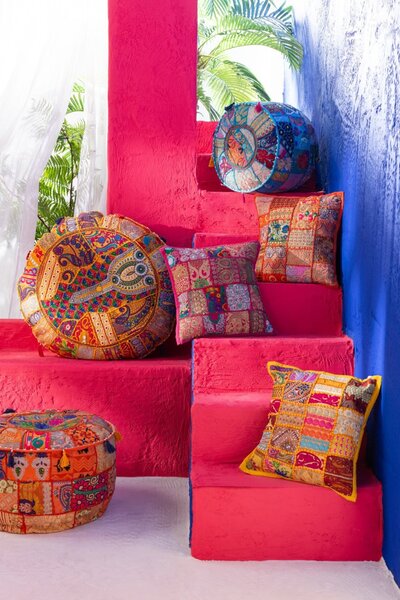 Modrý kulatý Pouf polštář se vzorováním a třásněmi – 40*40*30 cm - J-Line by Jolipa