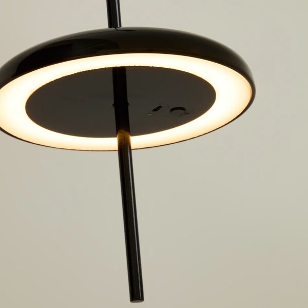Kave Home Černé kovové nabíjecí závěsné LED světlo Porte Ø 16 cm