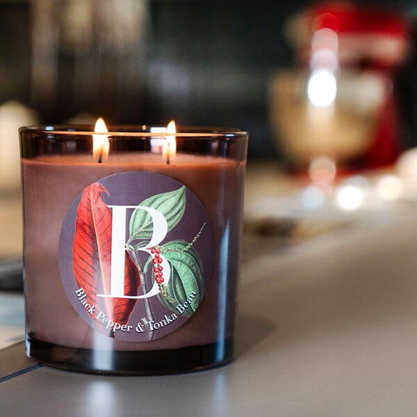 Pernici Elementi - Black Pepper & Tonka Bean Doba hoření: 40 - 45 hodin