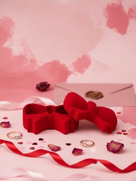 Sinsay - Valentine’s storage box with a bow-shaped lid - červená