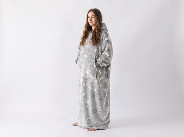 XPOSE® Mikinová deka TLAPIČKY (prodloužená se svítícím efektem) - šedá