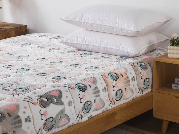 XPOSE® Mikroplyšové prostěradlo ROZTOMILÉ KOČKY Exclusive (svítící efekt) 90x200 cm