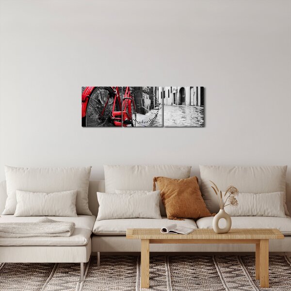 Obraz červeného kola na dlážděné ulici (s hodinami) (90x30 cm)