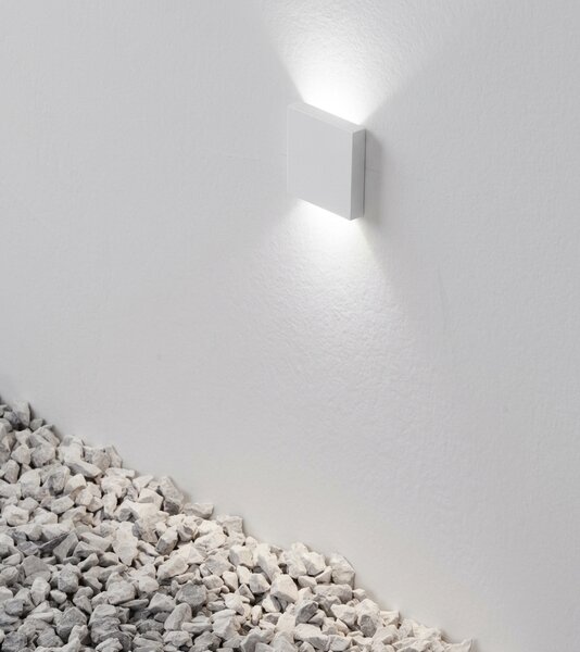 Nova Luce Venkovní LED svítidlo do zdi IKO, 3000K, IP67, 5,5X5,5cm, osvětlení up and down Barva: Černá