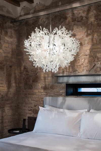 SLAMP FIOSS00WHT01T00000EU Fiorella mini, bílé závěsné svítidlo, 1x40W E27, prům. 48cm