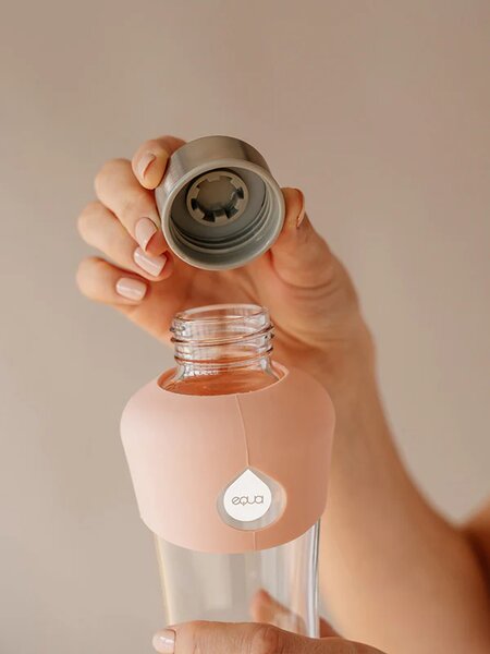 Skleněná lahev EQUA Active Peach 550 ml