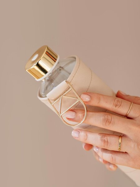 Skleněná lahev s obalem z umělé kůže EQUA Beige 750 ml