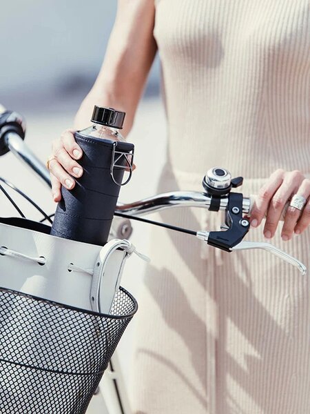 Skleněná lahev s obalem z umělé kůže EQUA Graphite 750 ml
