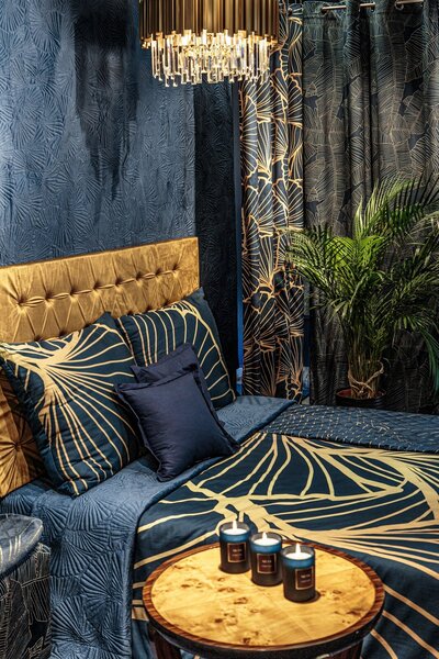 ZATEMŇOVACÍ ZÁVĚS NA KROUŽCÍCH LIMITED COLLECTION MUSA2 140X250 CM TMAVĚMODRÁ