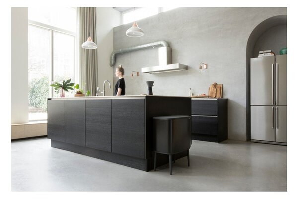 Matně černý dotykový ocelový odpadkový koš 36 l Bo Touch Bin – Brabantia