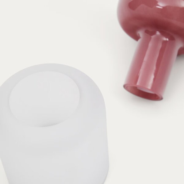 LÉTO -15% Růžová skleněná váza Kave Home Kelse 19 cm