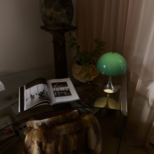 LOUIS POULSEN Přenosná lampa Panthella 250, Original Opal green