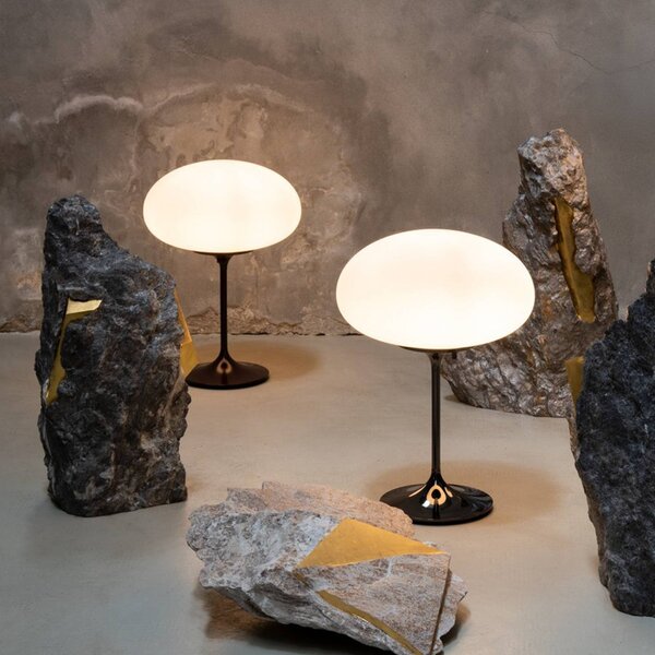 GUBI Gubi stolní lampa Stemlite, černá-chrom, výška 42 cm, stmívatelné, stmívatelný, Chrom / stříbro, Obývací pokoj / jídelna, kov, Design