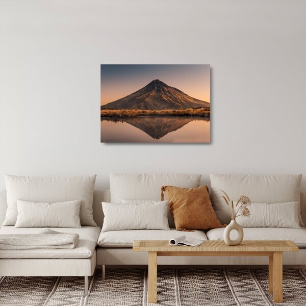 Skleněný obraz odrazu hory Taranaki, Nový Zéland (70x50 cm)