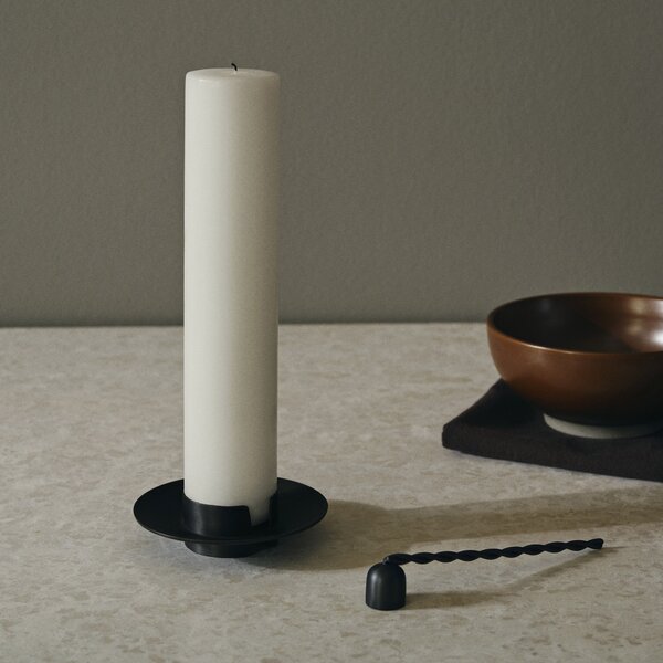FERM LIVING Svícen Block, Black Brass
