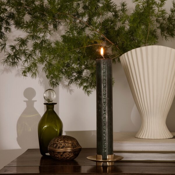 FERM LIVING Svícen Block, Black Brass