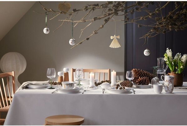 Mlýnek z dubového dřeva na koření s bílým detailem z porcelánu Kähler Design Hammershoi, výška 17,5 cm