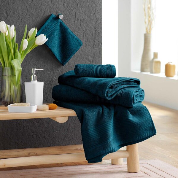Tmavě modrá froté bavlněná osuška 70x130 cm Tendresse – douceur d'intérieur