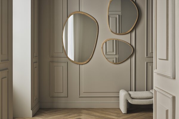 -25 % Dny MOMENTI– Bolia Tmavě hnědá bouclé podnožka Mielo 83 x 52 cm