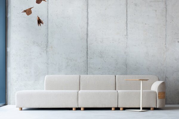 -25 % Dny MOMENTI– Gazzda Dubový odkládací stolek Loop 42 x 35 cm s bílou podnoží