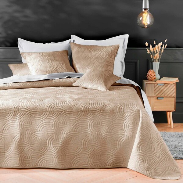 Béžový sametový set přehozu a povlaku na polštář 220x240 cm Solange – douceur d'intérieur