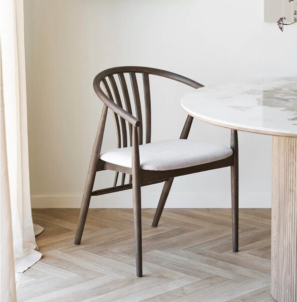 Nordic Living Hnědá dubová jídelní židle Augustin