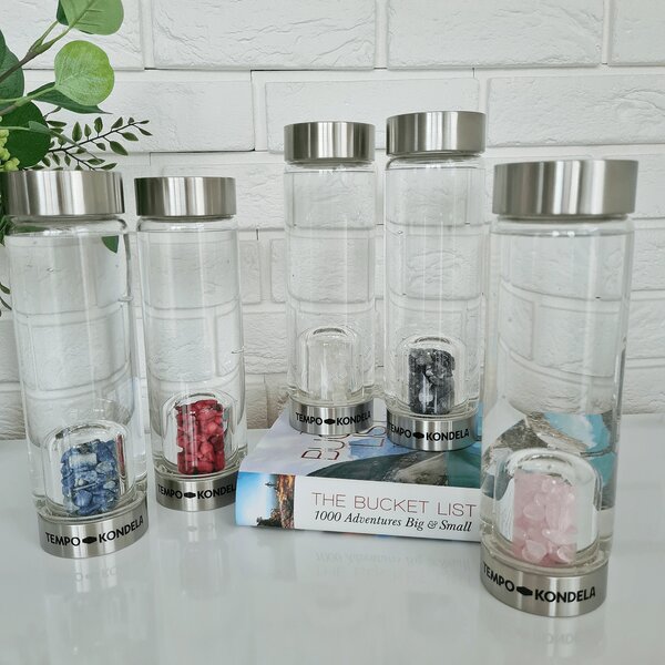 TEMPO-KONDELA CRYSTAL, skleněná láhev s ametystem, 500 ml