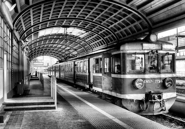 Postershop Fototapeta vliesová: Staré metro (černobílé) - 184x254 cm