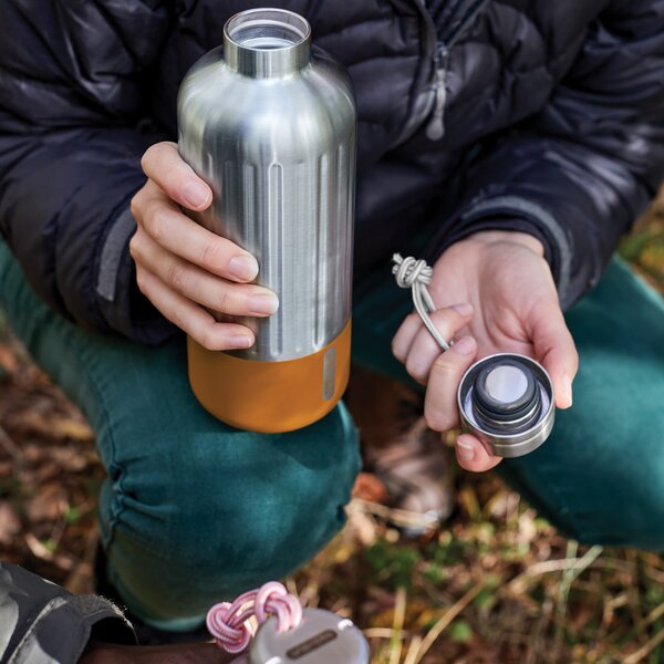 Velká nerezová termoláhev, 850ml, Black+Blum, oranžová