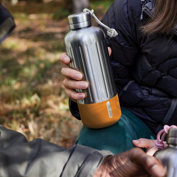 Velká nerezová termoláhev, 850ml, Black+Blum, oranžová