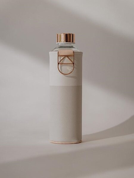 Skleněná lahev s obalem z umělé kůže EQUA Sage 750 ml