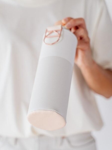 Skleněná lahev s obalem z umělé kůže EQUA Sage 750 ml