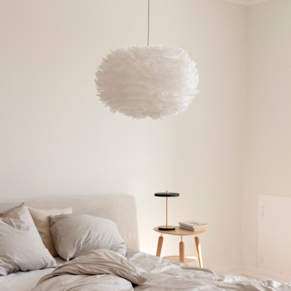 Umage Bílé závěsné světlo Eos Large z pravých husích per Ø 65 cm