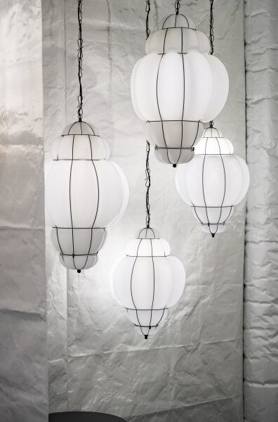 SIRU - Lustr na řetězu RIVISTO 1xE27/60W/230V pr. 45 cm černá/bílá benátské sklo