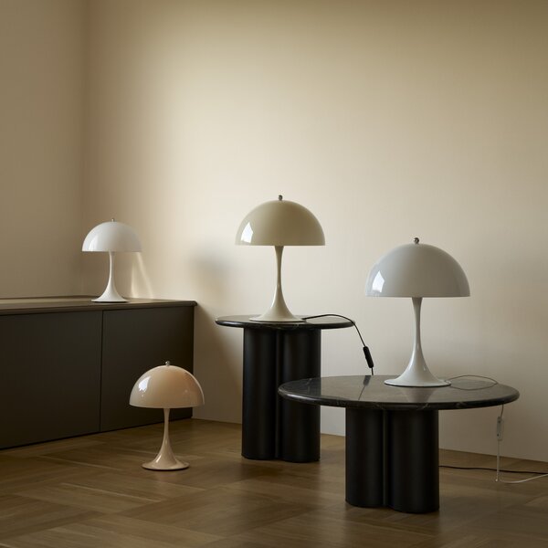 LOUIS POULSEN Stolní lampa Panthella 320, Opal beige