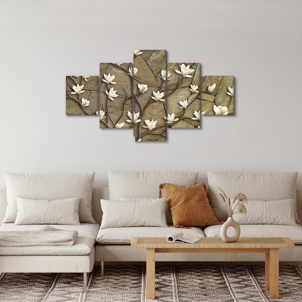 Obraz - Bílé magnólie na kamenném zdivu (125x70 cm)