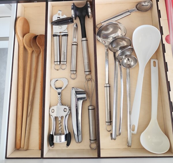 Usporadejto.cz Organizér do šuplíku, vložka do zásuvky, dřevěný VASKY, 45,5 x 15 x 6 cm