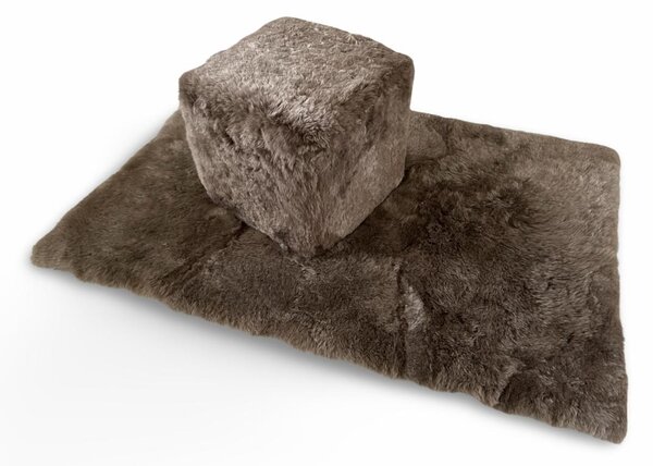 Kožený taburet, ovčí kůže, šedohnědá taupe, barvená kůže, kostka 45