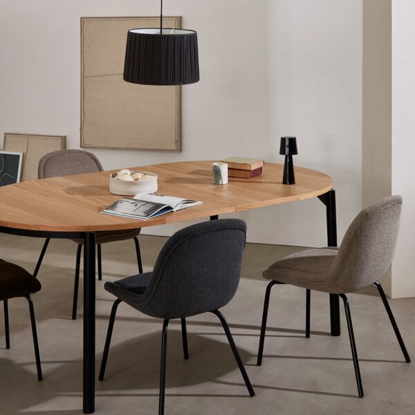 Dubový rozkládací jídelní stůl Kave Home Montuiri 120-200 x 120 cm s černou podnoží