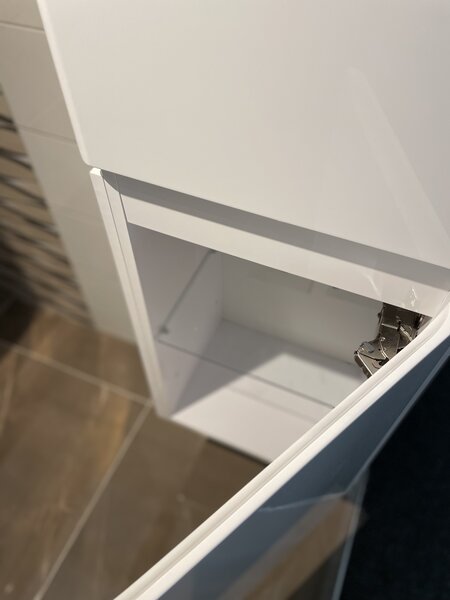 Lavedo Lion White II 40 vysoká závěsná skříňka do koupelny Orientace: Levá