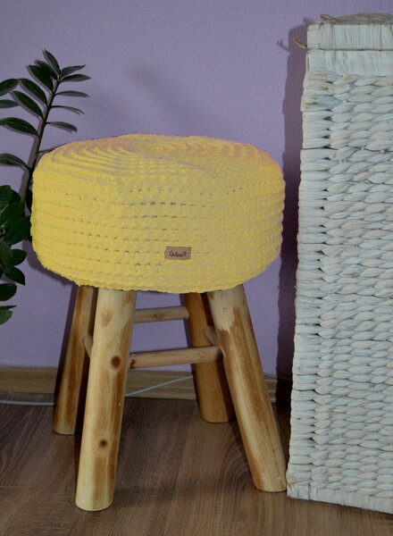 Stolička s háčkovaným potahem Barva: Žlutá